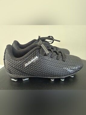 Youth Brava Black Soccer Cleats Size 13